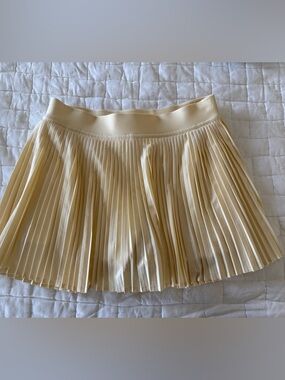 Lululemon pleated tennis skirt size 6